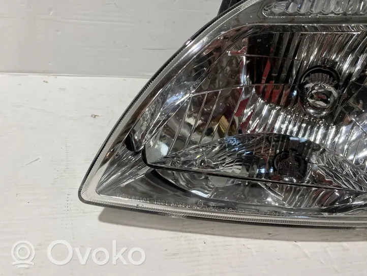 KIA Rio Lampa przednia 921011G0L