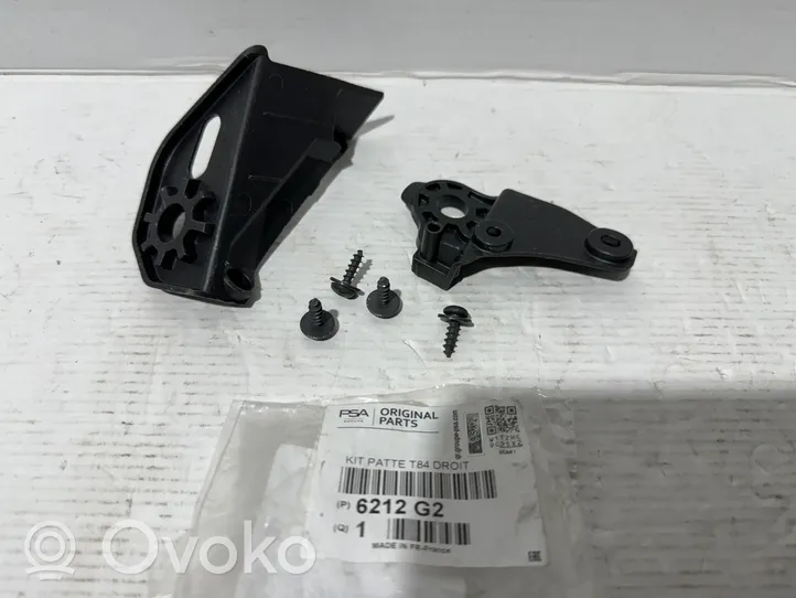 Peugeot 5008 Support phare frontale 6212G2