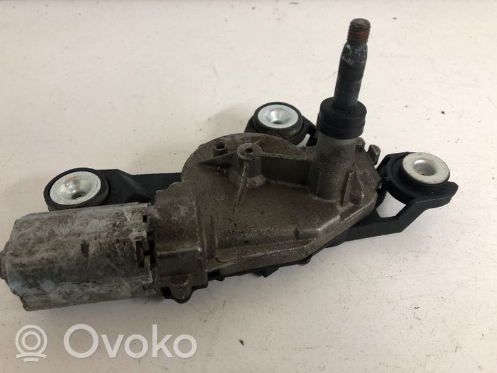 Mazda 3 I Moteur d'essuie-glace arrière F00S2B2160