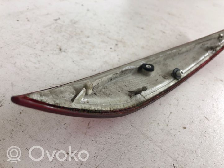 Opel Astra H Lampy tylnej klapy bagażnika 13262043