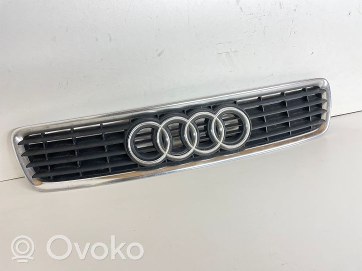 Audi A4 S4 B5 8D Atrapa chłodnicy / Grill 