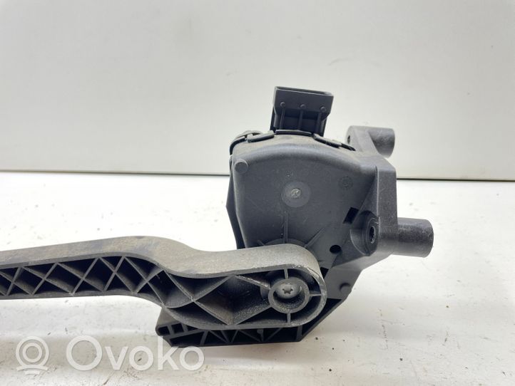 Opel Tigra B Accelerator throttle pedal 9129423CL