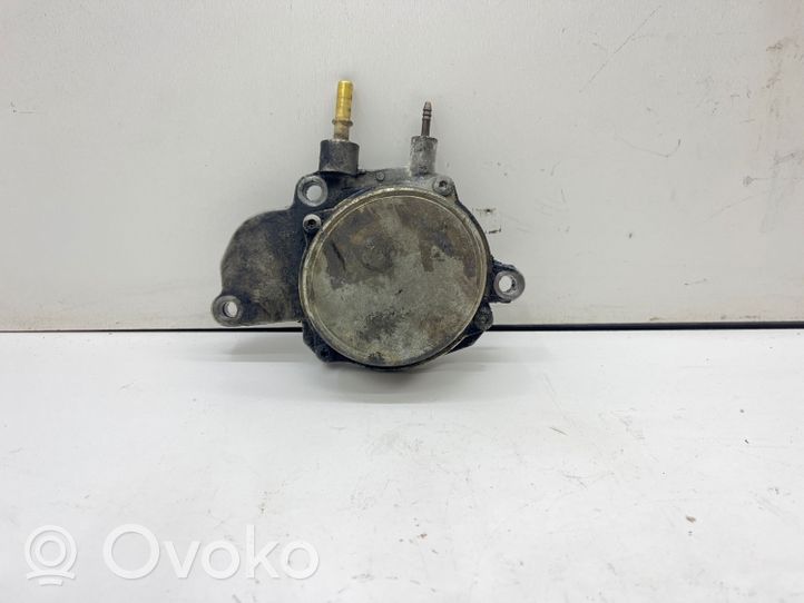 Opel Astra H Vacuum pump 