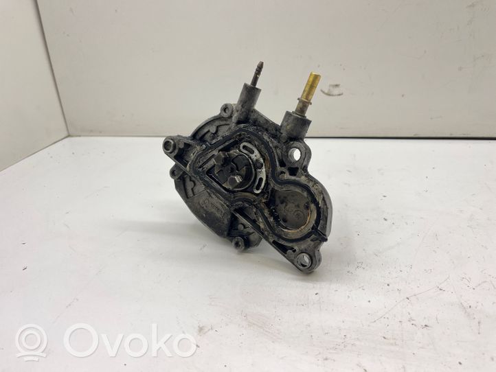 Opel Astra H Vacuum pump 