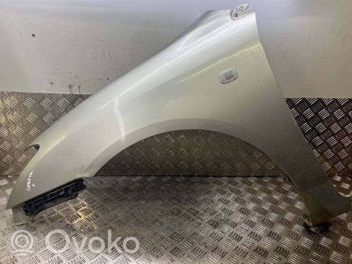 Toyota Corolla E120 E130 Błotnik przedni 