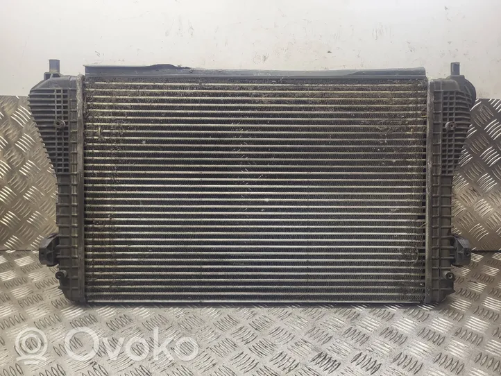 Volkswagen Touran I Chłodnica powietrza doładowującego / Intercooler 1K0145803E