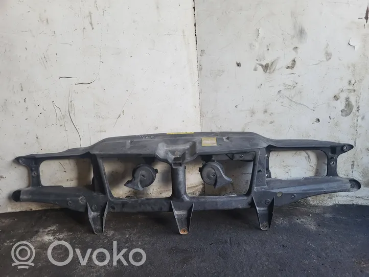 Volvo S70  V70  V70 XC Support de radiateur sur cadre face avant 9179099