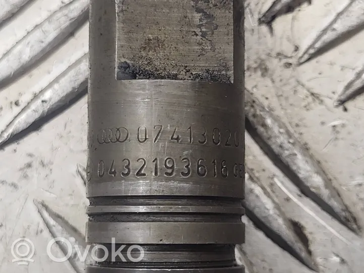 Volvo S70  V70  V70 XC Injecteur de carburant 074130201QB