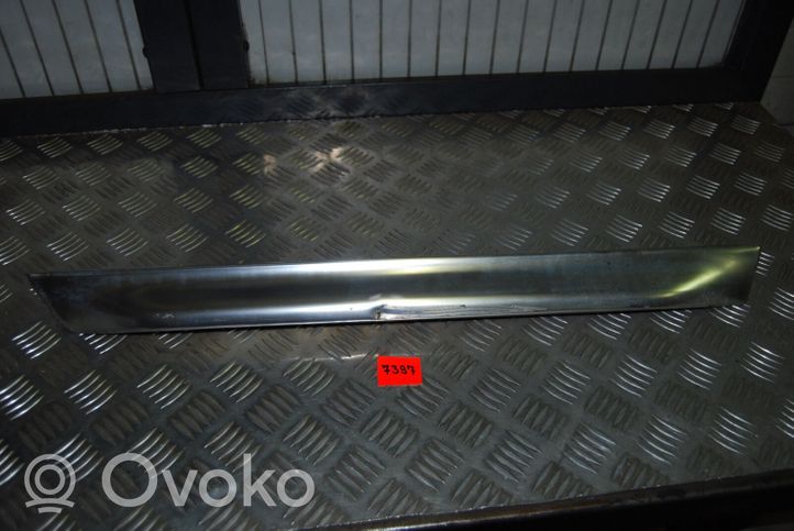 Audi A6 Allroad C5 Takaoven lista (muoto) 4Z7853970D