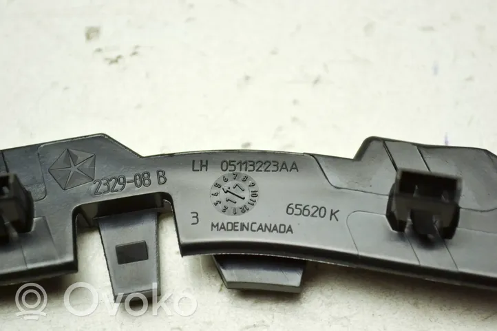 Dodge Grand Caravan Supporto di montaggio del parafango 05113223AA