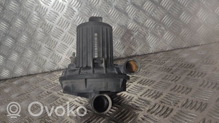 Audi A4 S4 B5 8D Pompa dell’aria secondaria 06A959253B