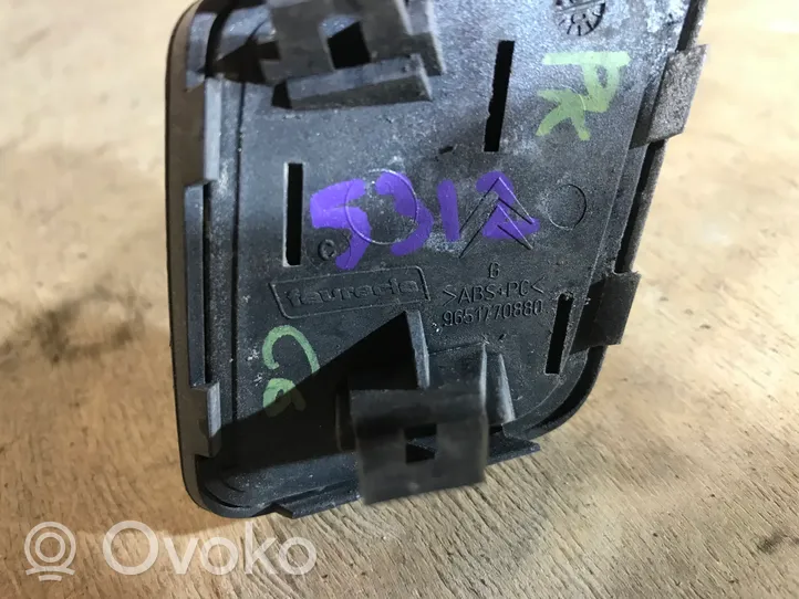 Citroen C6 Žibintų apiplovimo purkštukų dangtelis 9651770880