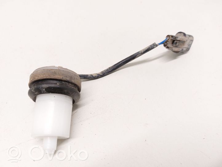 Hyundai Santa Fe Windshield washer fluid level sensor 