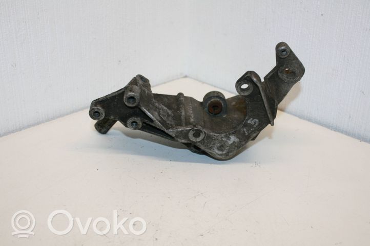 Audi A6 S6 C4 4A Vairo stiprintuvo siurblio tvirtinimo kronšteinas 054145523G