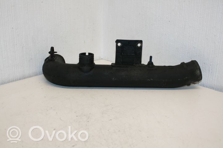 Volkswagen PASSAT B5 Wąż / Rura intercoolera 8D0145840