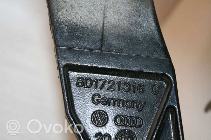Volkswagen PASSAT B5.5 Pedal assembly 8D1721117K