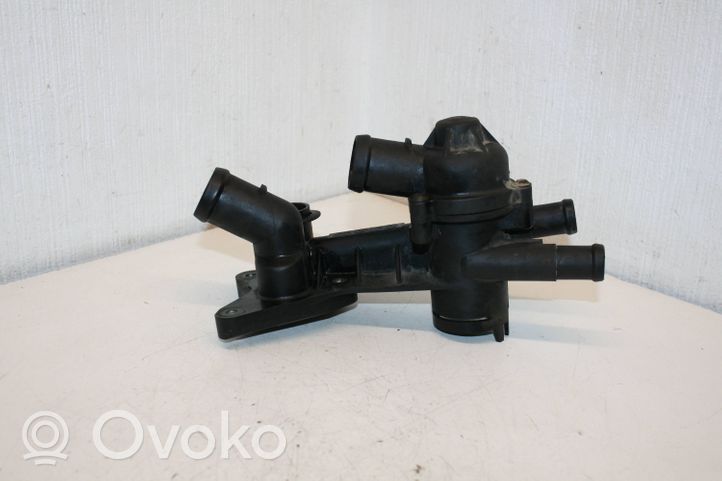 Skoda Fabia Mk2 (5J) Termostat / Obudowa termostatu 03C121111B