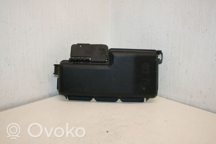 Volvo S80 Fuse box cover 30728133