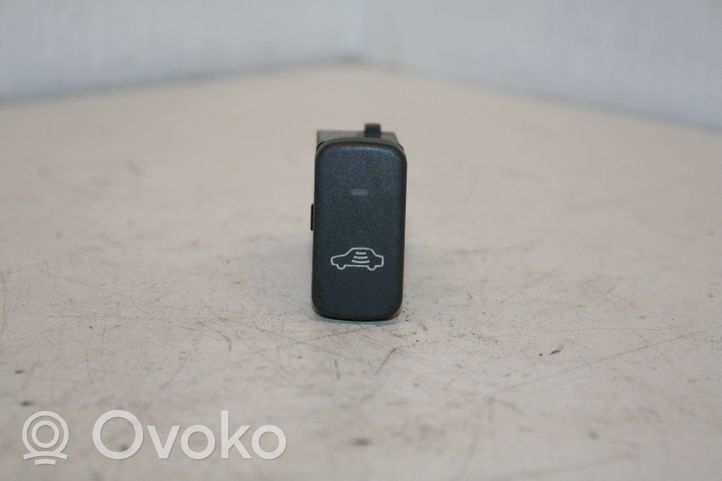 Volvo S40, V40 Interrupteur d'alarme 30889360