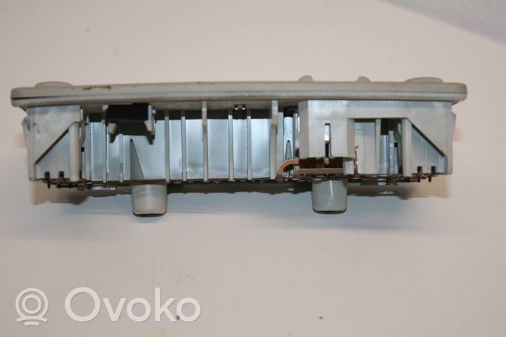 Volkswagen PASSAT B5.5 Luz del asiento delantero 3B0947105C