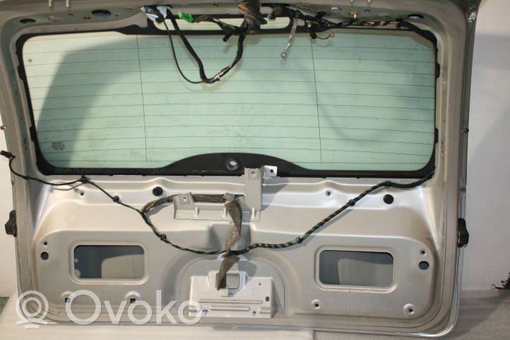 Volvo V70 Задняя крышка (багажника) 09203051D