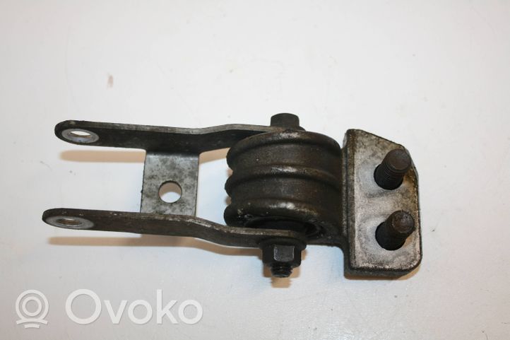 Volvo V70 Supporto di montaggio del motore 30680750