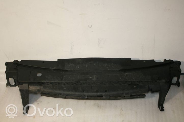 Volvo V70 Etupuskurin alustan pohjalevy 09151896