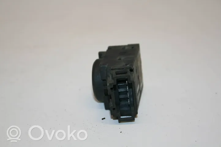 Volkswagen PASSAT B5.5 Wing mirror switch 3B1959565B