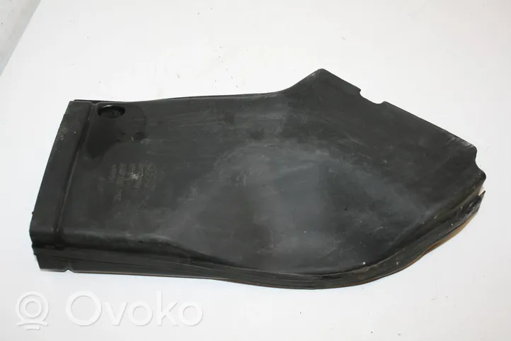 Audi A4 S4 B5 8D Część rury dolotu powietrza 8E0129618E