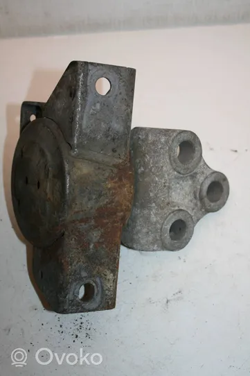 Volkswagen Bora Supporto di montaggio del motore 468046740