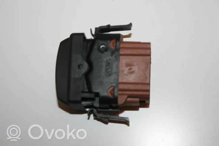 Opel Vivaro Przycisk / Przełącznik ogrzewania szyby przedniej / czołowej 26488