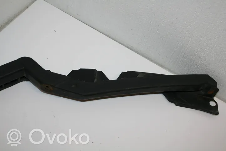 Skoda Octavia Mk2 (1Z) Front bumper mounting bracket 1Z0807184