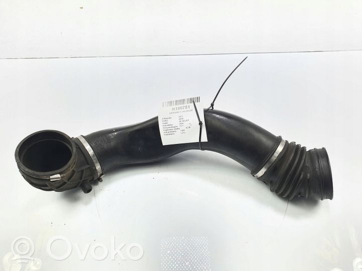 Audi A8 S8 D2 4D Air intake hose/pipe 077129627M