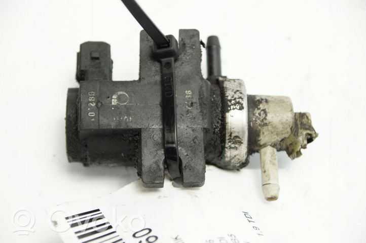 Audi A4 S4 B5 8D Altra parte del vano motore 1H0906267A