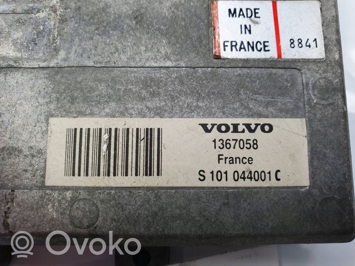 Volvo 240 Unité de commande, module ECU de moteur 1367058