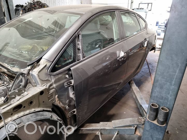 Opel Astra J Portiera anteriore Z10A