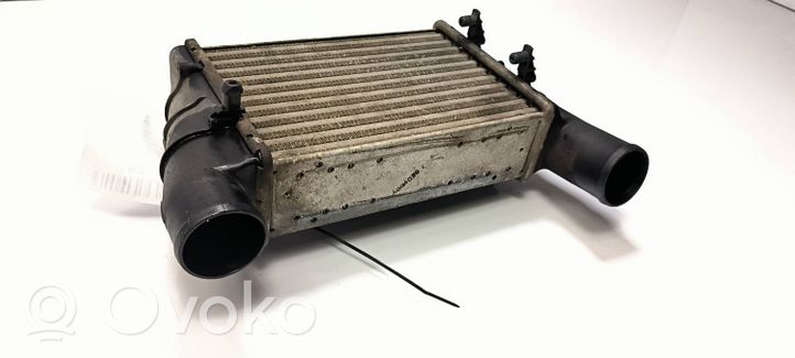 Volkswagen PASSAT B4 Chłodnica powietrza doładowującego / Intercooler 058145805A