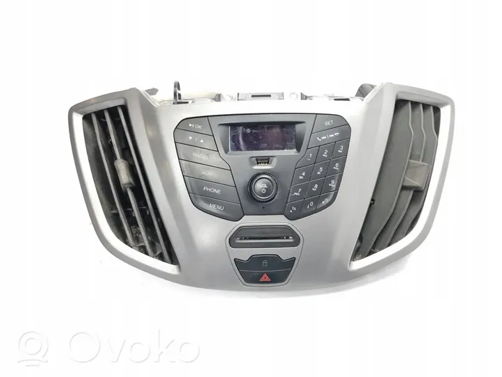Ford Transit Radio/GPS head unit trim 