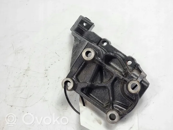 Audi A6 Allroad C8 Soporte de montaje del motor 05L131425F