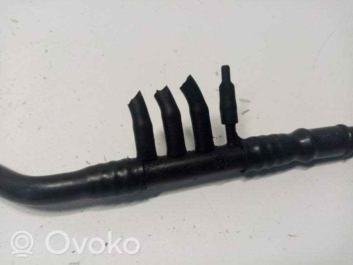 BMW 3 E90 E91 Tuyau sous vide 11667789391