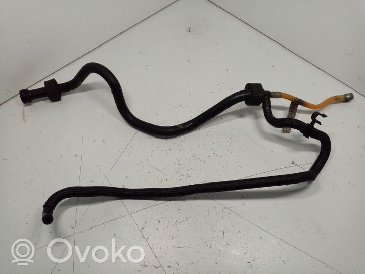 BMW 3 E92 E93 Fuel injector supply line/pipe 13537801661