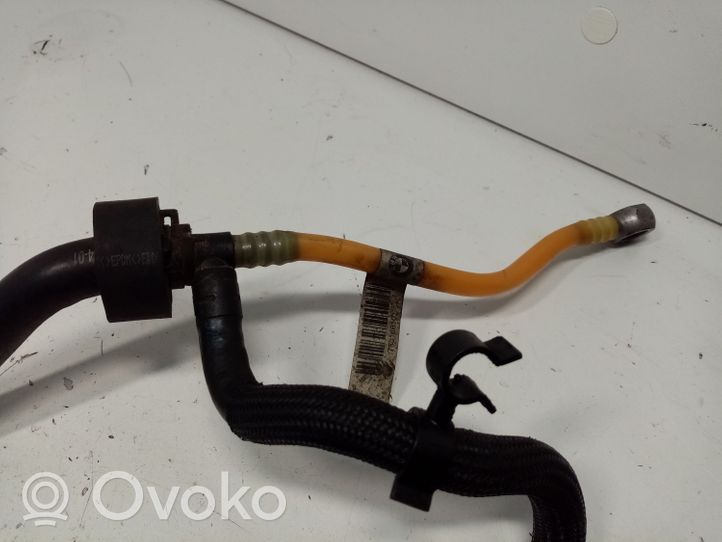 BMW 3 E92 E93 Fuel injector supply line/pipe 13537801661