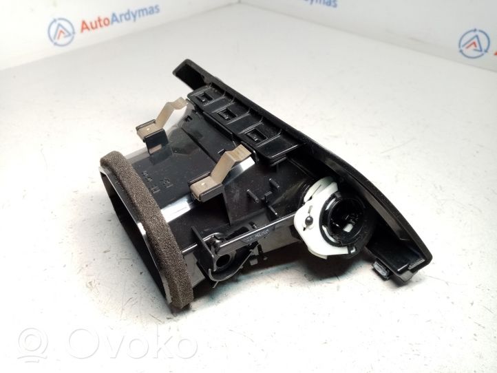 BMW 4 F32 F33 Kojelaudan sivutuuletussuuttimen kehys 9218550