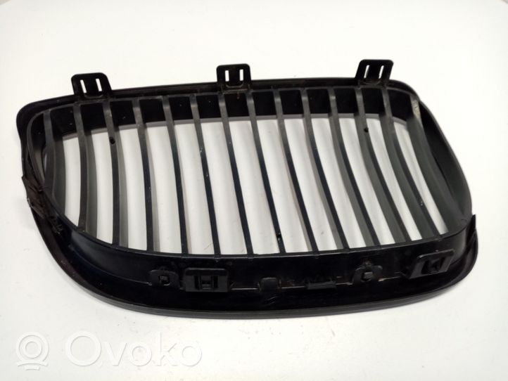 BMW 3 E92 E93 Maskownica / Grill / Atrapa górna chłodnicy 51712155451