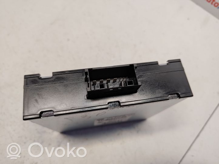 BMW 3 F30 F35 F31 Įtampos keitiklis/ keitimo modulis 61429251984