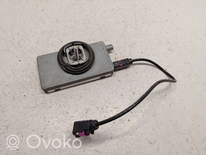 BMW Z4 E85 E86 Aerial antenna amplifier 65206913896