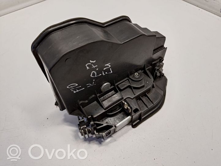 BMW 5 F10 F11 Etuoven lukko 7202143