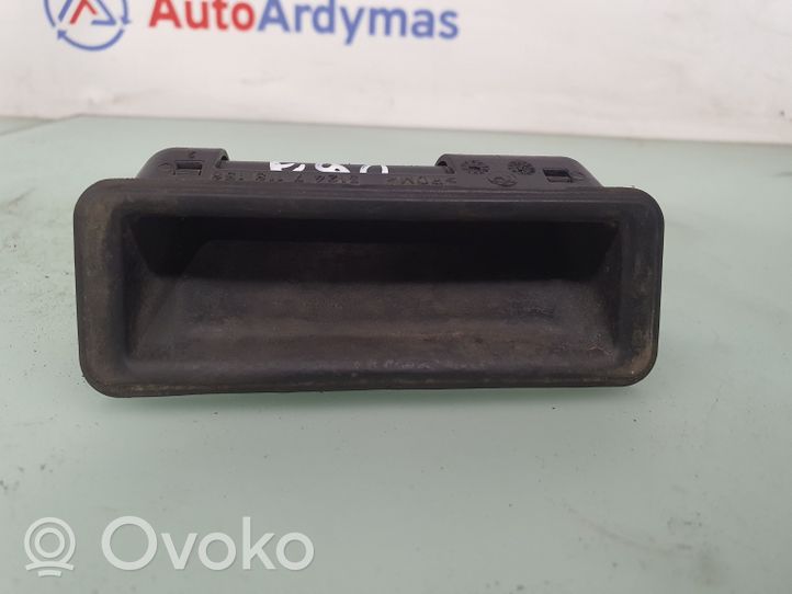 BMW 3 E90 E91 Uchwyt / Rączka zewnętrzna otwierania klapy tylnej / bagażnika 51247118158