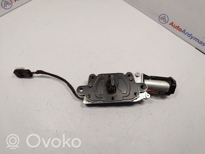 BMW X5 E70 Zamek klapy tylnej bagażnika 51247175817