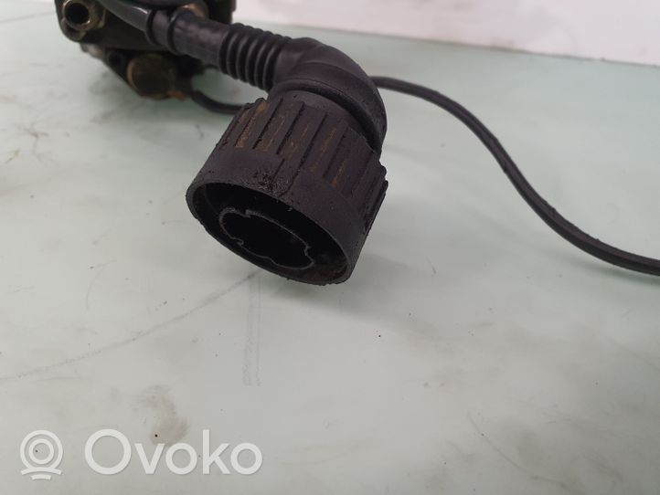 BMW 3 E36 Pompe d'injection de carburant à haute pression 13512245812